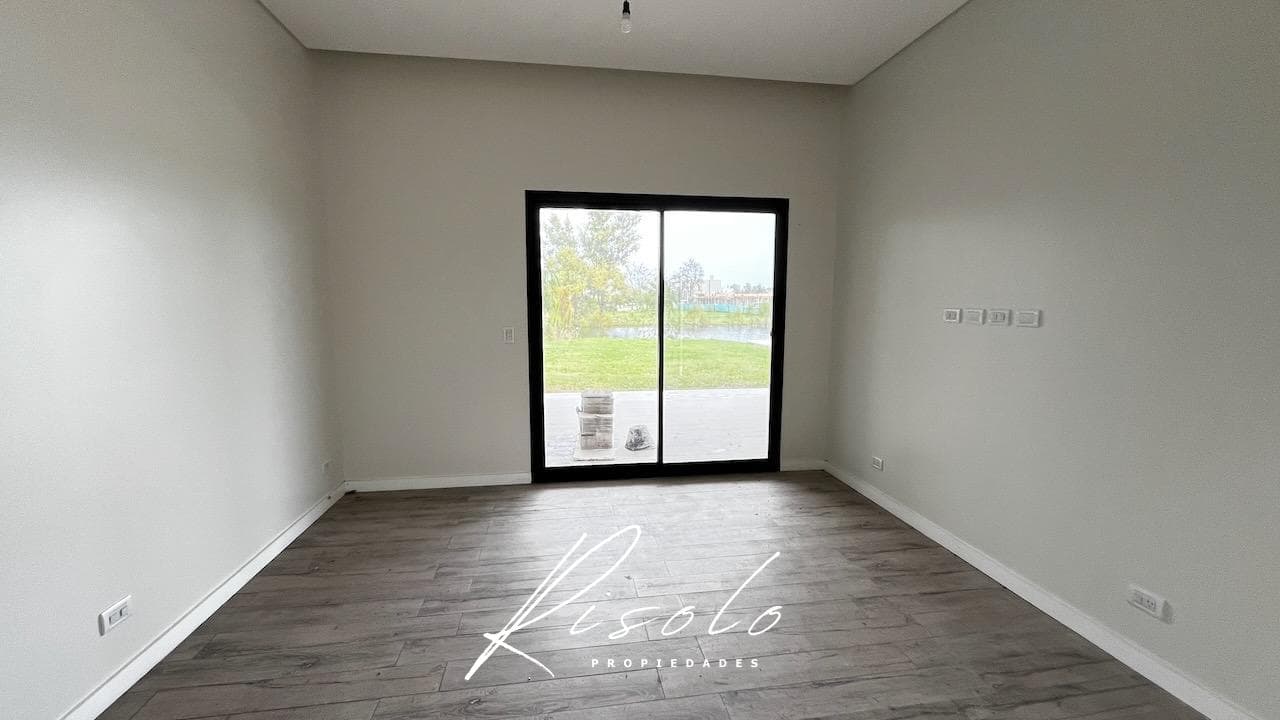 House for Sale. 3 bedrooms, separate kitchen, covered patio, pool, storage room. Gated community, Escobar