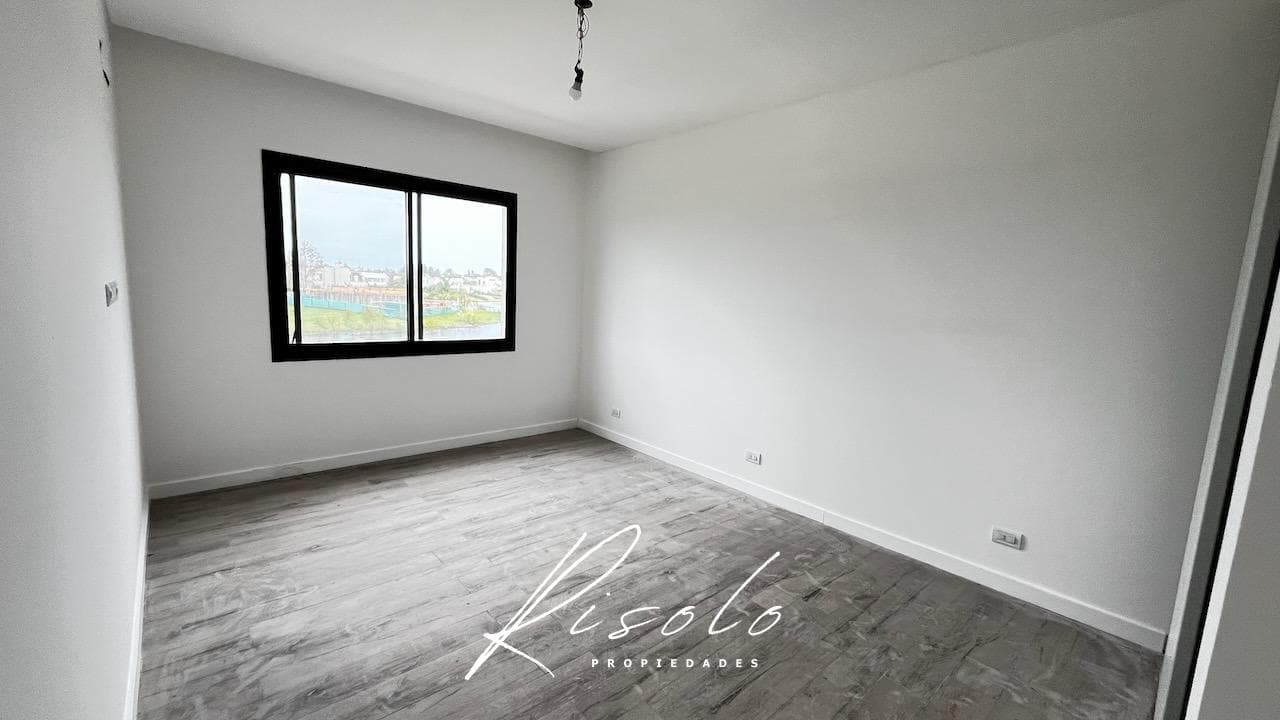 House for Sale. 3 bedrooms, separate kitchen, covered patio, pool, storage room. Gated community, Escobar