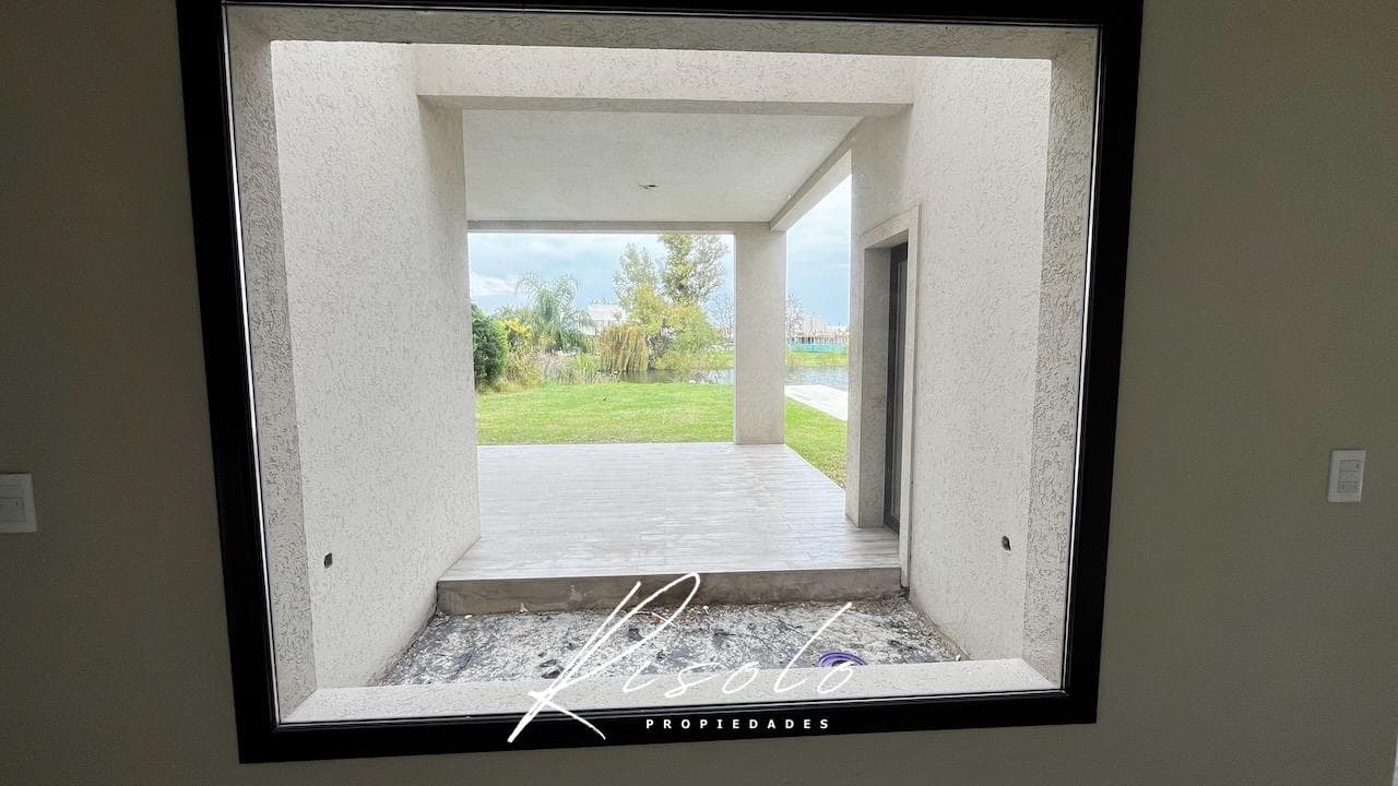 House for Sale. 3 bedrooms, separate kitchen, covered patio, pool, storage room. Gated community, Escobar