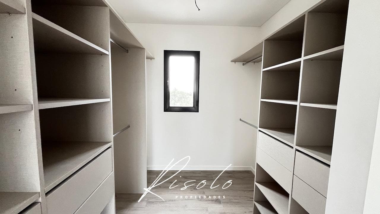 House for Sale. 3 bedrooms, separate kitchen, covered patio, pool, storage room. Gated community, Escobar