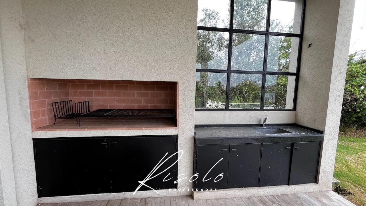 House for Sale. 3 bedrooms, separate kitchen, covered patio, pool, storage room. Gated community, Escobar