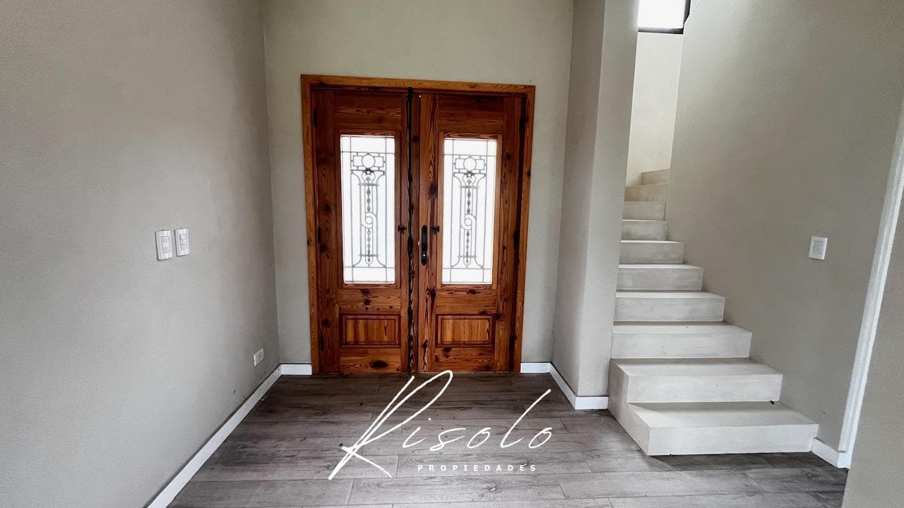 House for Sale. 3 bedrooms, separate kitchen, covered patio, pool, storage room. Gated community, Escobar