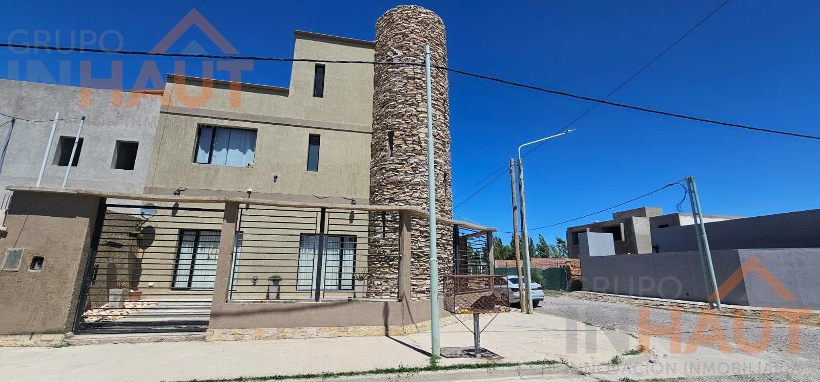 3-Bedroom Executive Home with Studio, Eligible for Plottier Loan