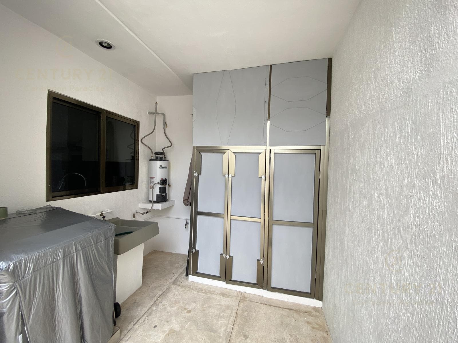 House for Sale with Pool in Isla Azul, Cancún C4137