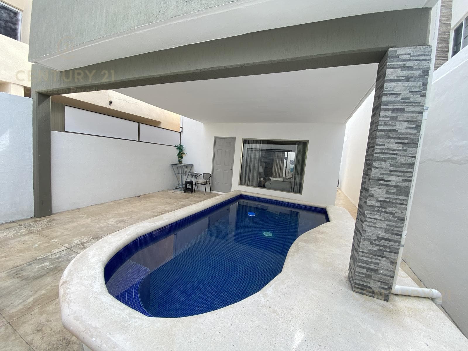 House for Sale with Pool in Isla Azul, Cancún C4137