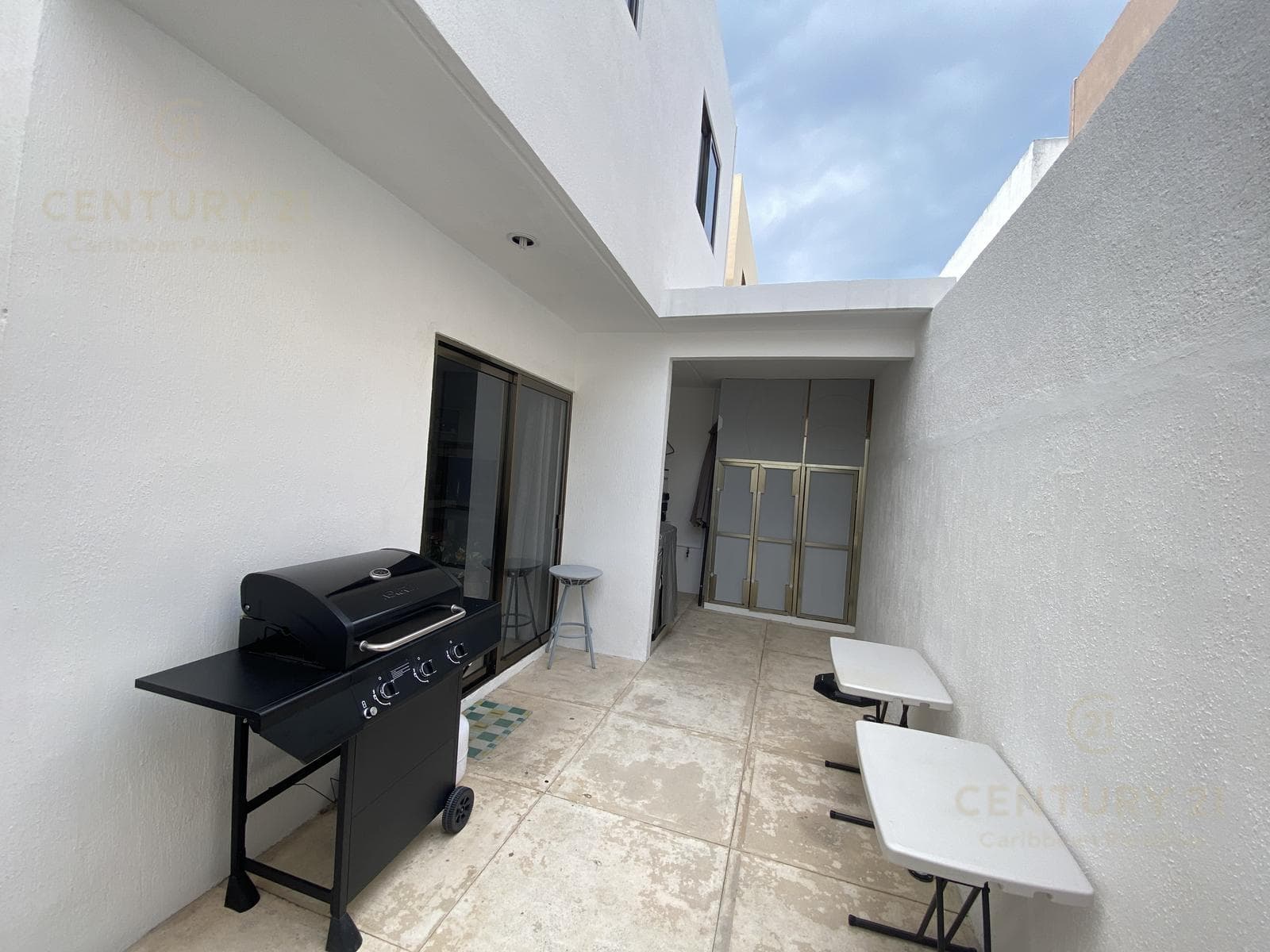 House for Sale with Pool in Isla Azul, Cancún C4137