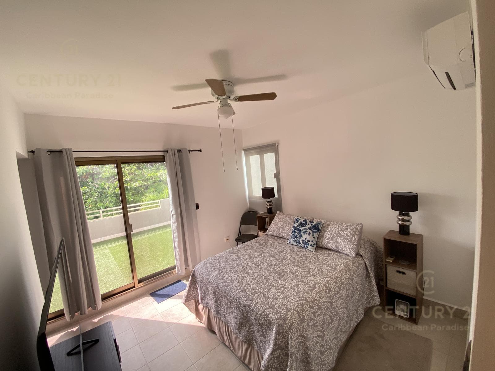 House for Sale with Pool in Isla Azul, Cancún C4137