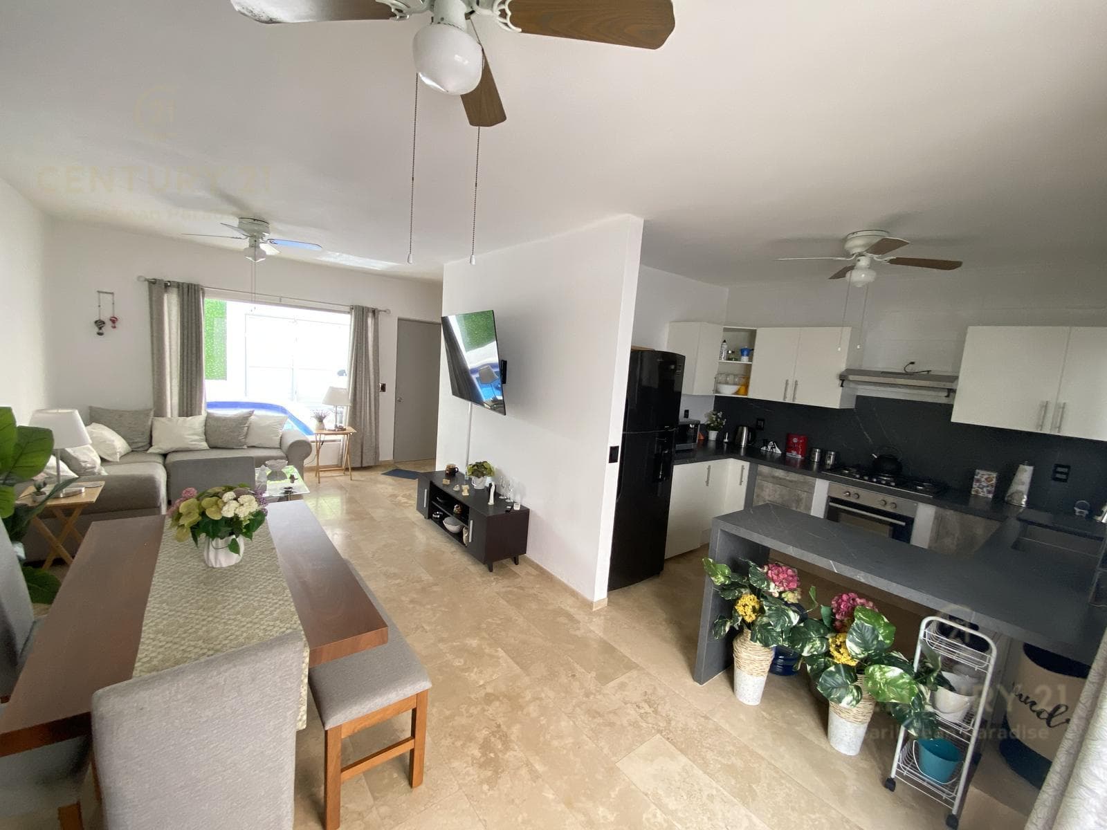 House for Sale with Pool in Isla Azul, Cancún C4137