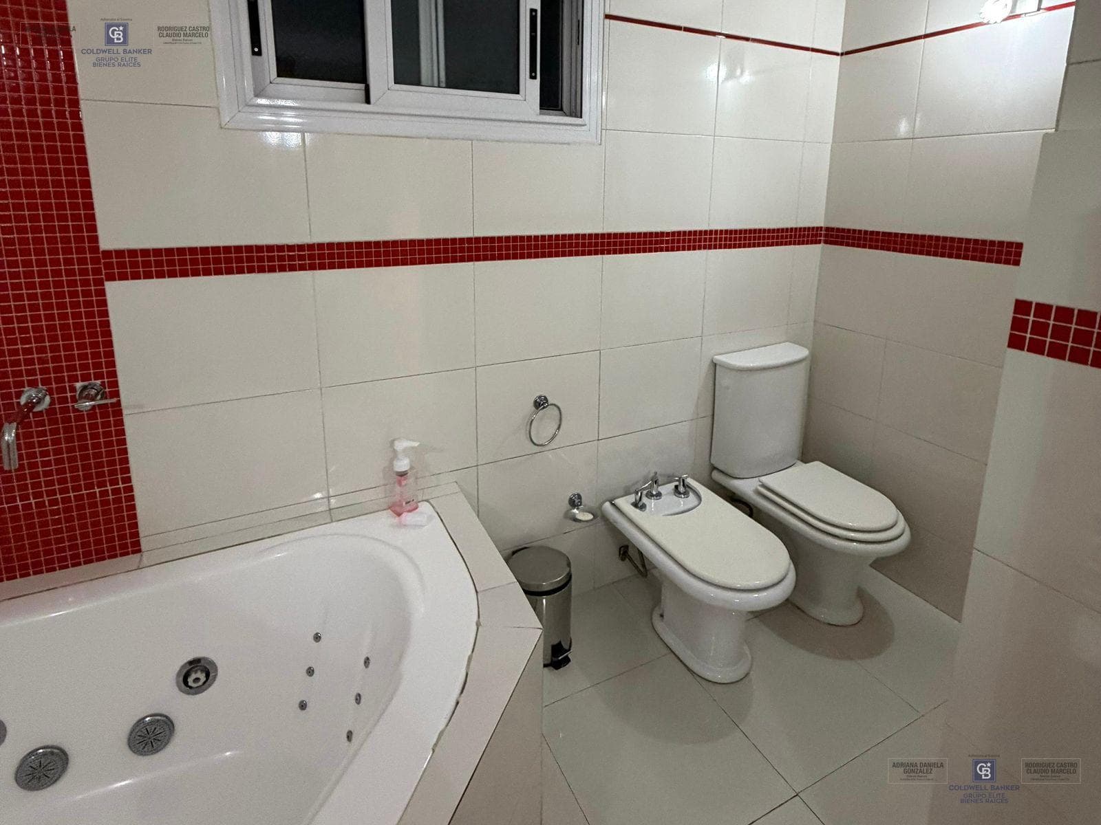 FOR SALE: 5-ROOM HOUSE WITH WAREHOUSE AND 2 DUPLEXES in Ezpeleta Oeste
