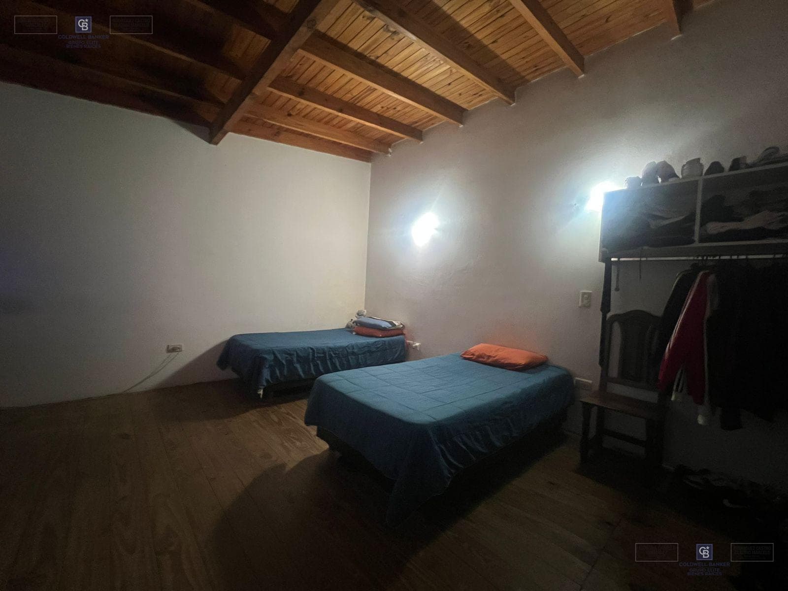 FOR SALE: 5-ROOM HOUSE WITH WAREHOUSE AND 2 DUPLEXES in Ezpeleta Oeste