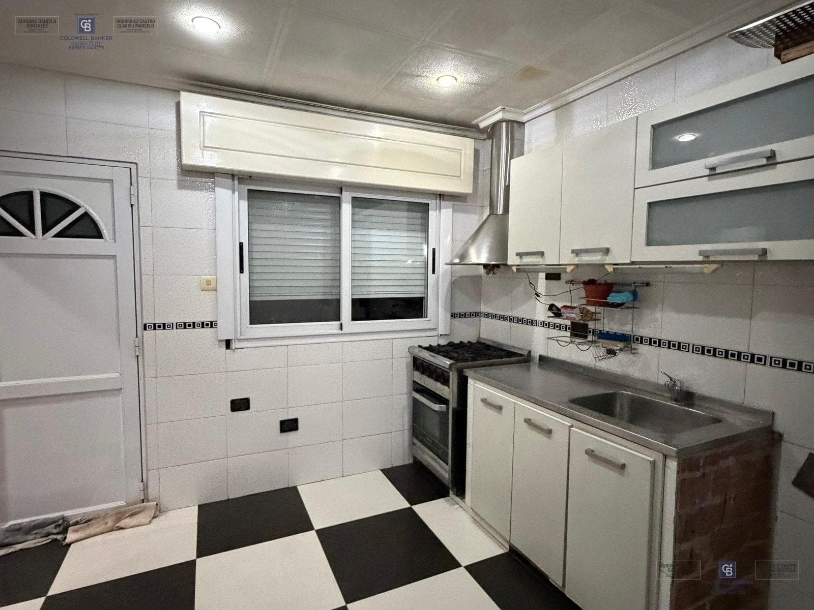 FOR SALE: 5-ROOM HOUSE WITH WAREHOUSE AND 2 DUPLEXES in Ezpeleta Oeste