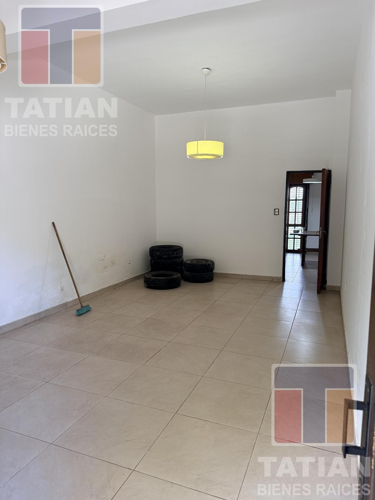 Your Family Oasis in Alta Córdoba! Spacious 4-Bedroom Home with a Pool and Barbecue Area
