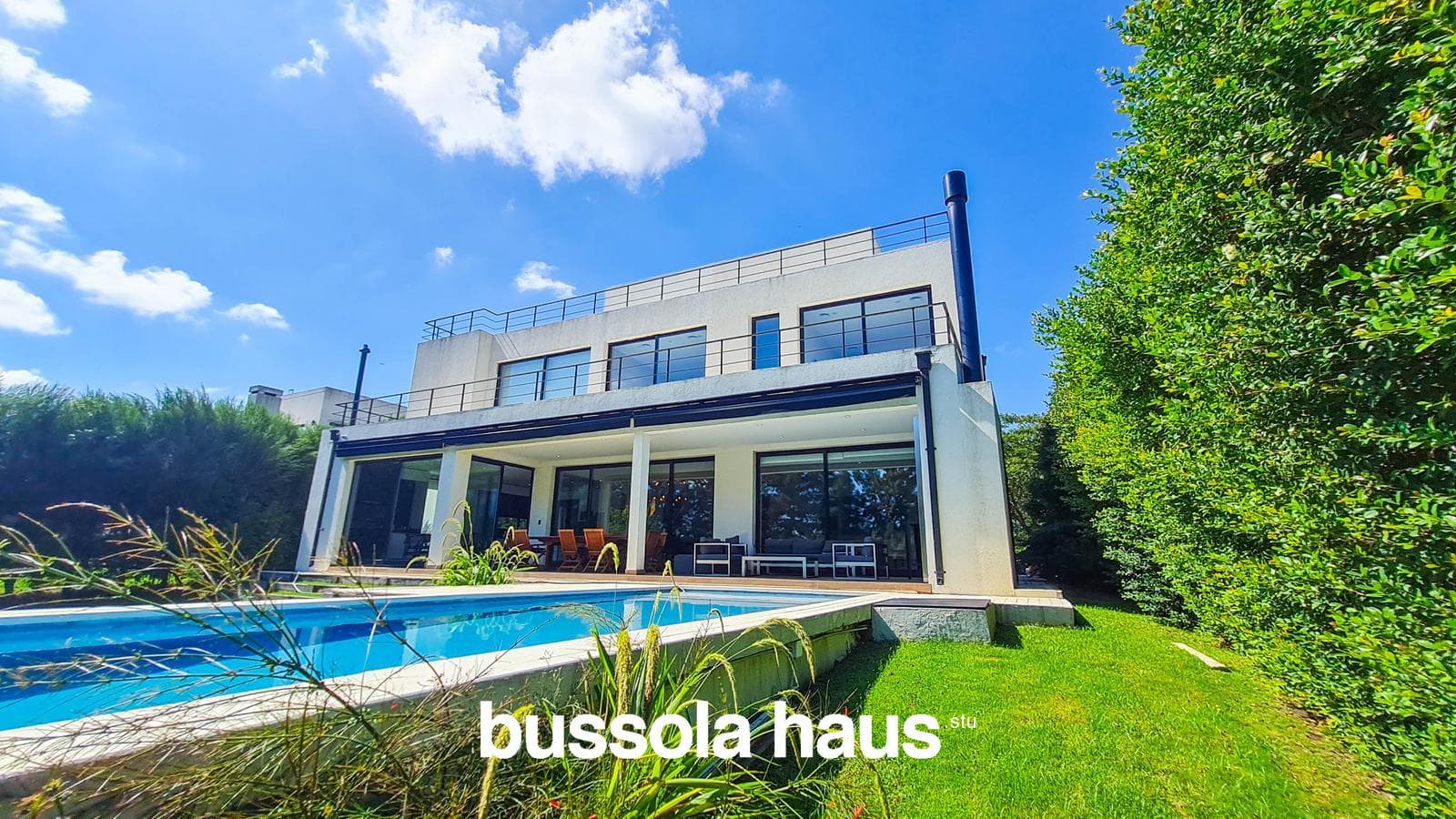 4-Bedroom Lakefront Home in Golf Nordelta