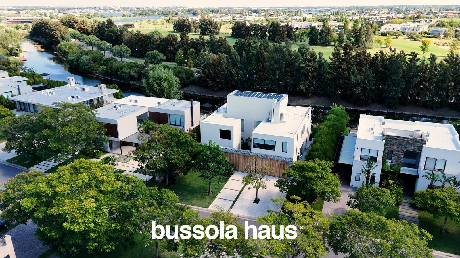 4-Bedroom Lakefront Home in Golf Nordelta