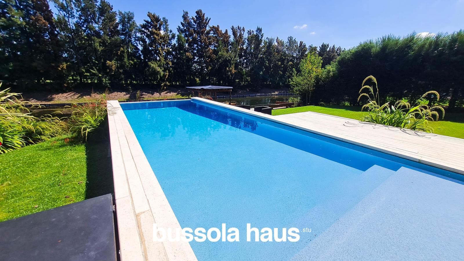 4-Bedroom Lakefront Home in Golf Nordelta