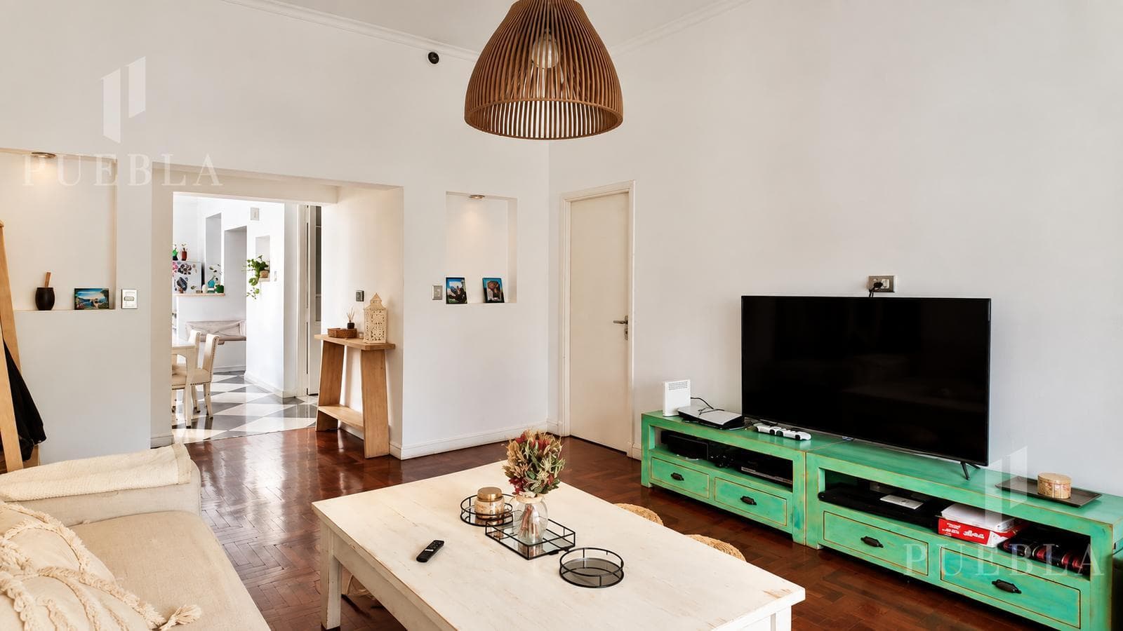 3-room renovated penthouse for sale with its own terrace in Parque Chacabuco