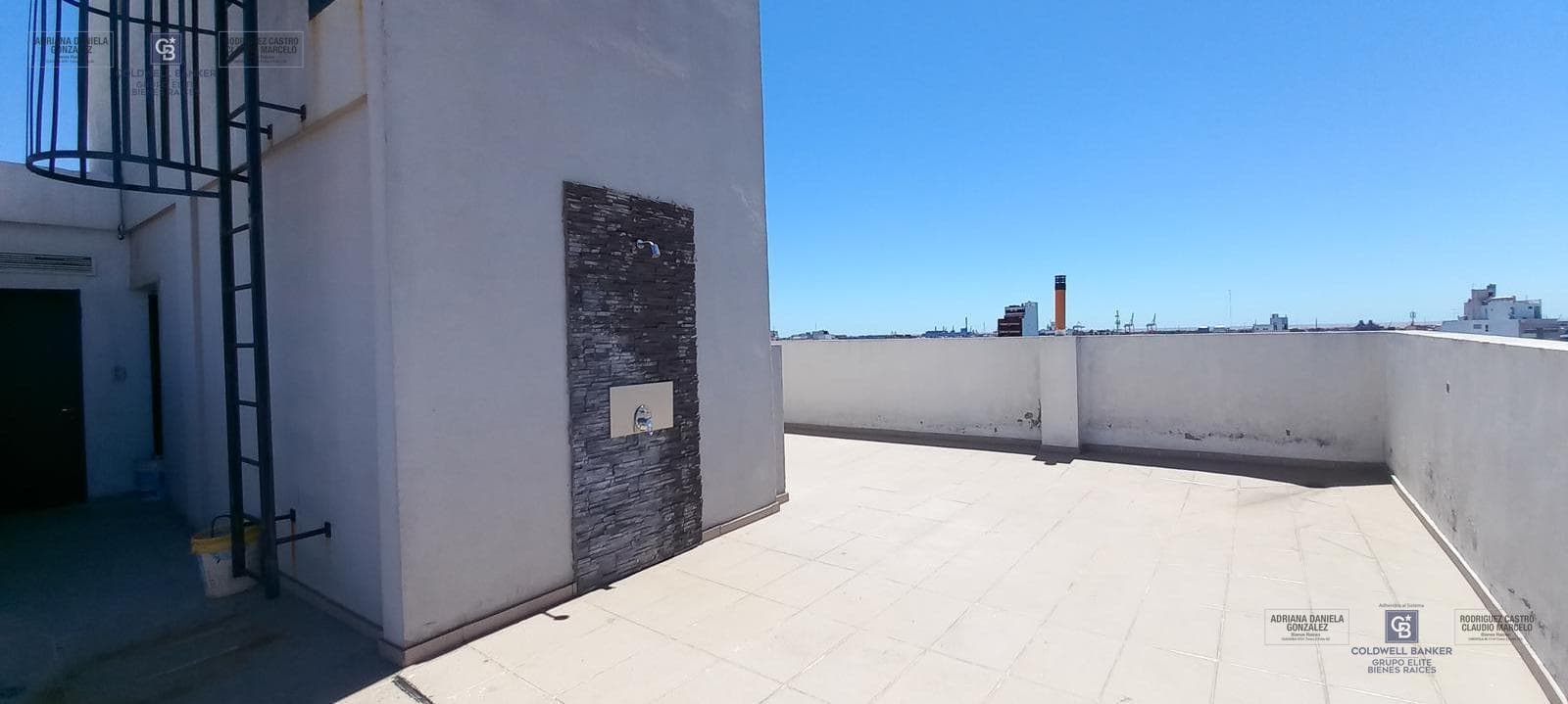 3-room apartment for sale with balcony in Downtown Avellaneda, including a garage