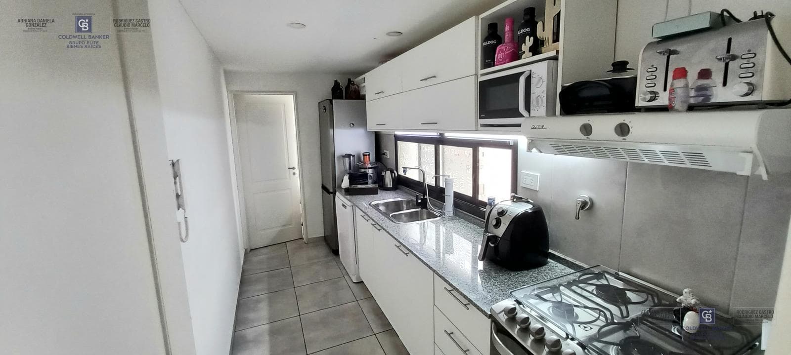 3-room apartment for sale with balcony in Downtown Avellaneda, including a garage