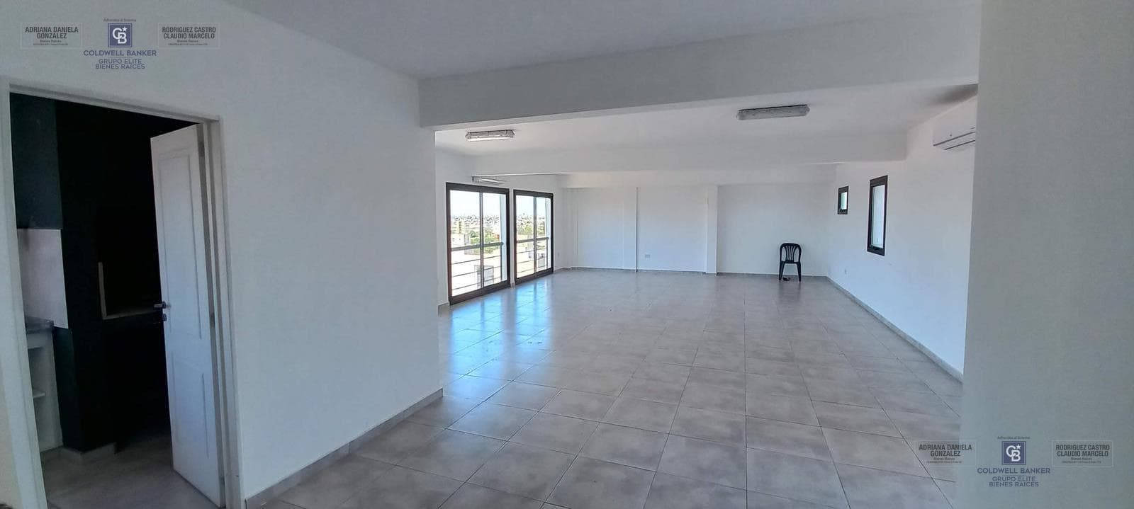 3-room apartment for sale with balcony in Downtown Avellaneda, including a garage