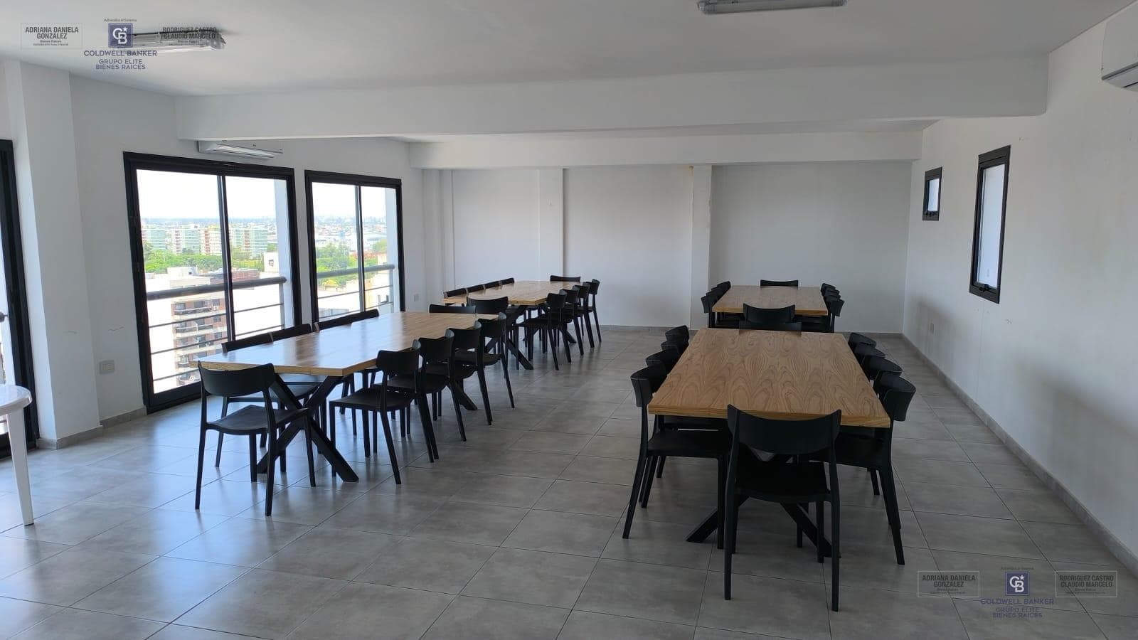 3-room apartment for sale with balcony in Downtown Avellaneda, including a garage