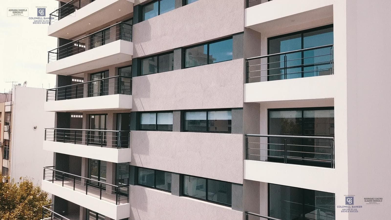 3-room apartment for sale with balcony in Downtown Avellaneda, including a garage