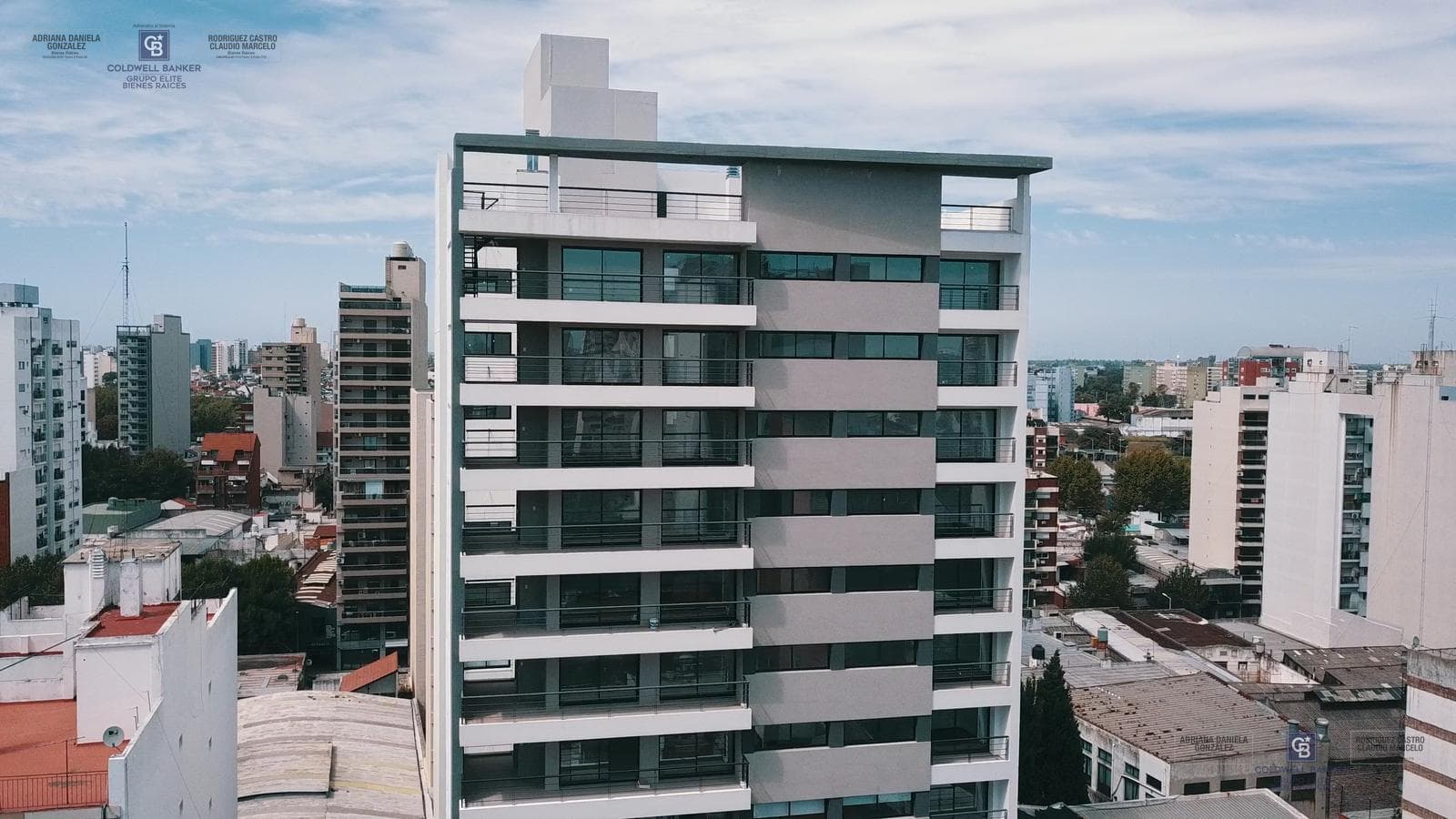 3-room apartment for sale with balcony in Downtown Avellaneda, including a garage