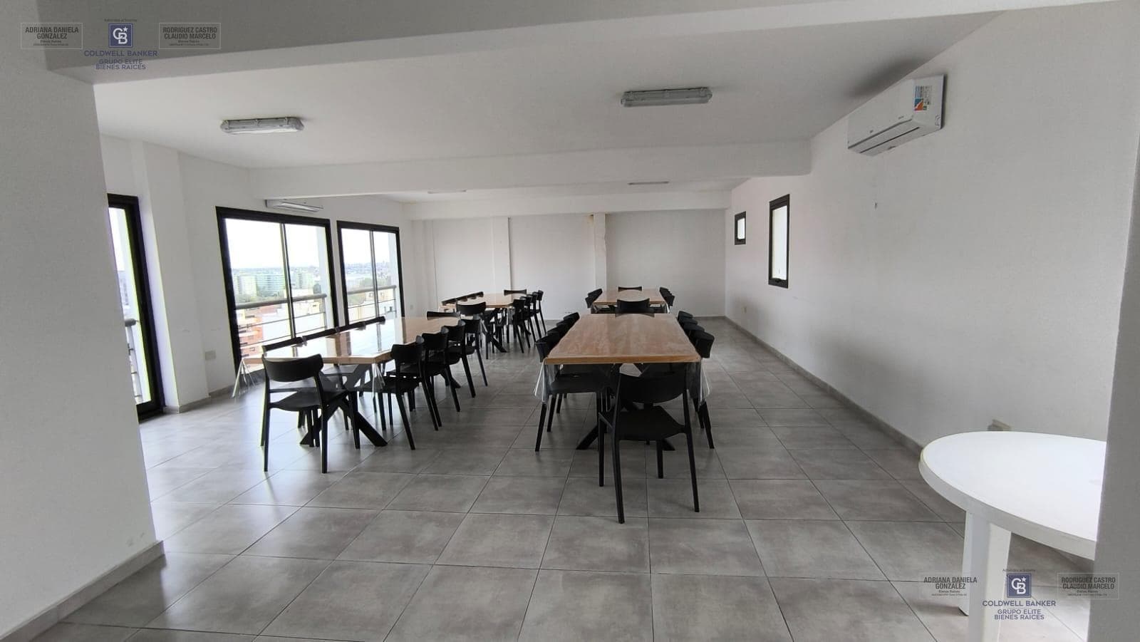 3-room apartment for sale with balcony in Downtown Avellaneda, including a garage