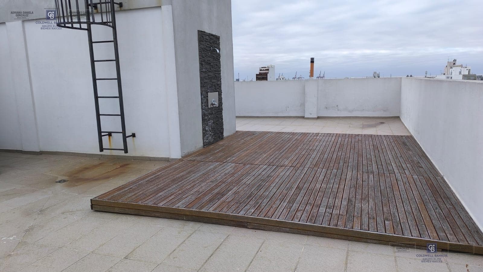 3-room apartment for sale with balcony in Downtown Avellaneda, including a garage