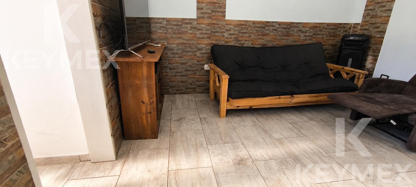 House for Sale in Los Hornos | 3 Bedrooms | Garage and Tree-Lined Yard