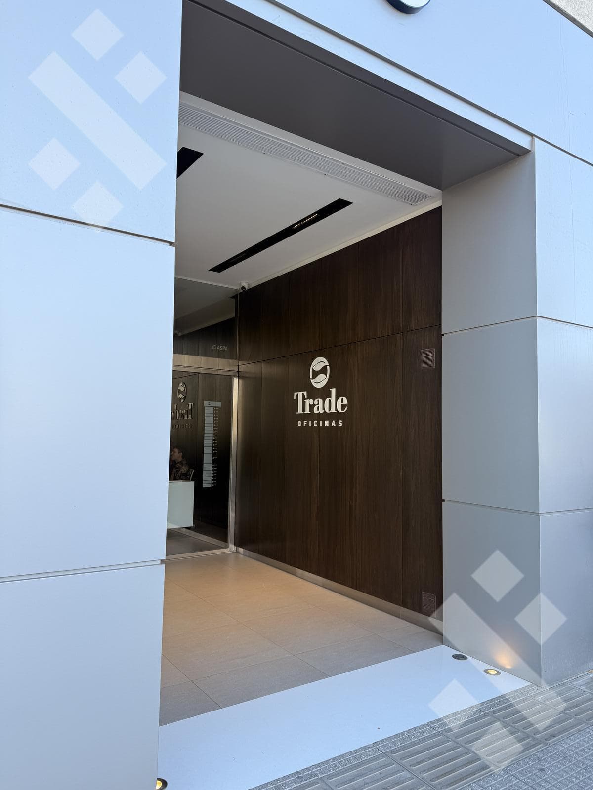 CORPORATE OFFICE SPACE FOR RENT AT "TORRE TRADE" - NEUQUÉN CITY