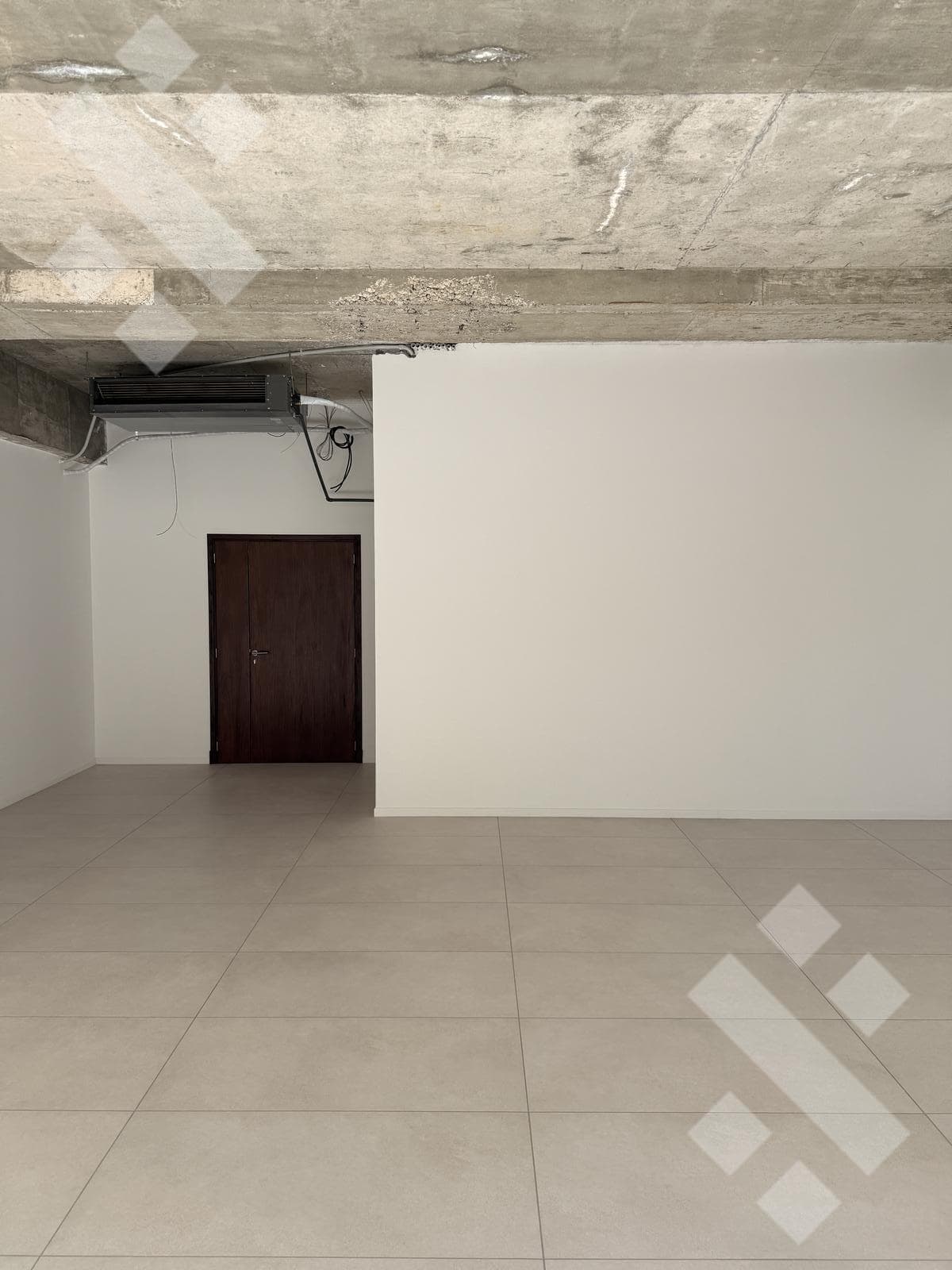 CORPORATE OFFICE SPACE FOR RENT AT "TORRE TRADE" - NEUQUÉN CITY