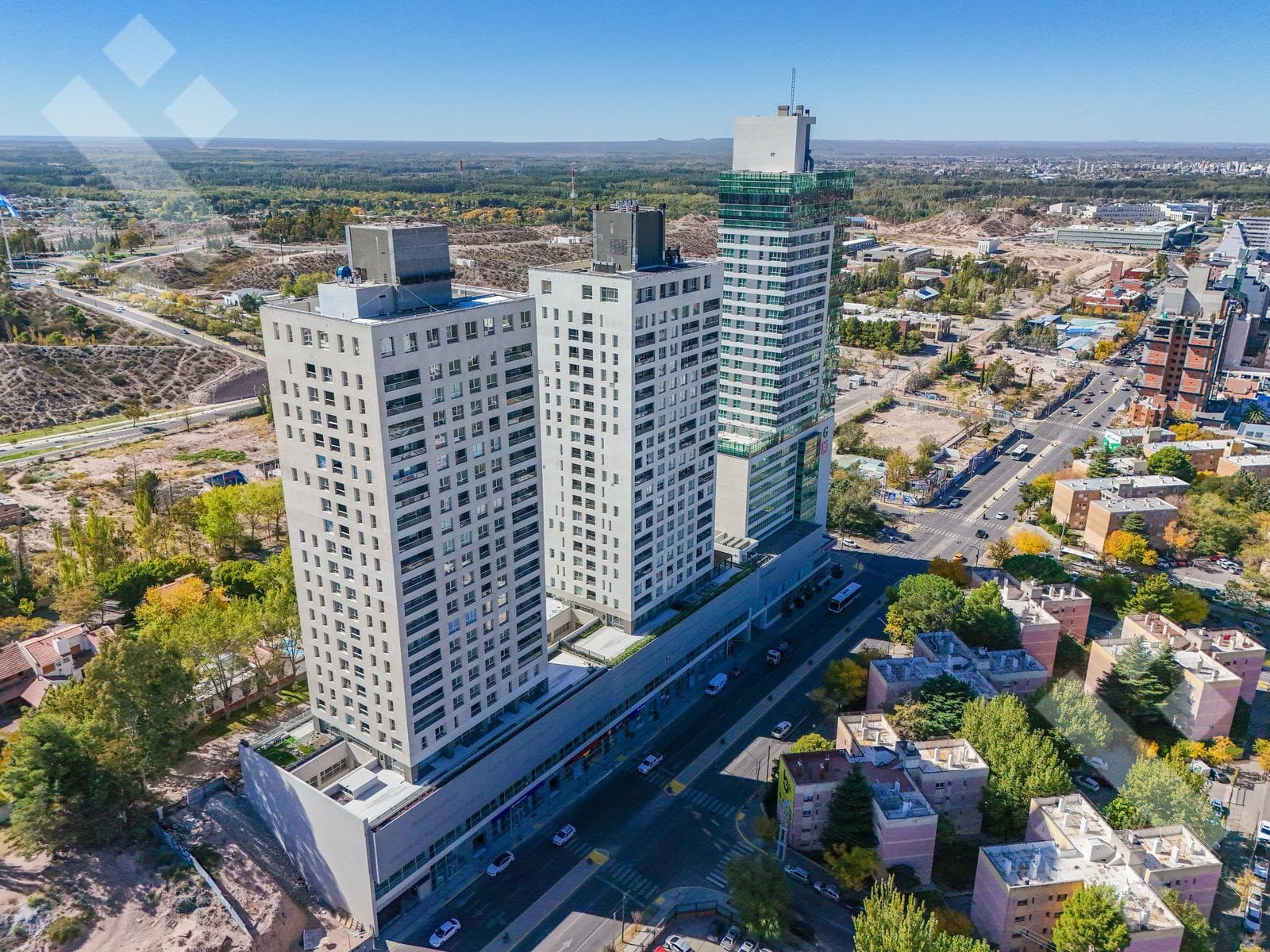 CORPORATE OFFICE SPACE FOR RENT AT "TORRE TRADE" - NEUQUÉN CITY