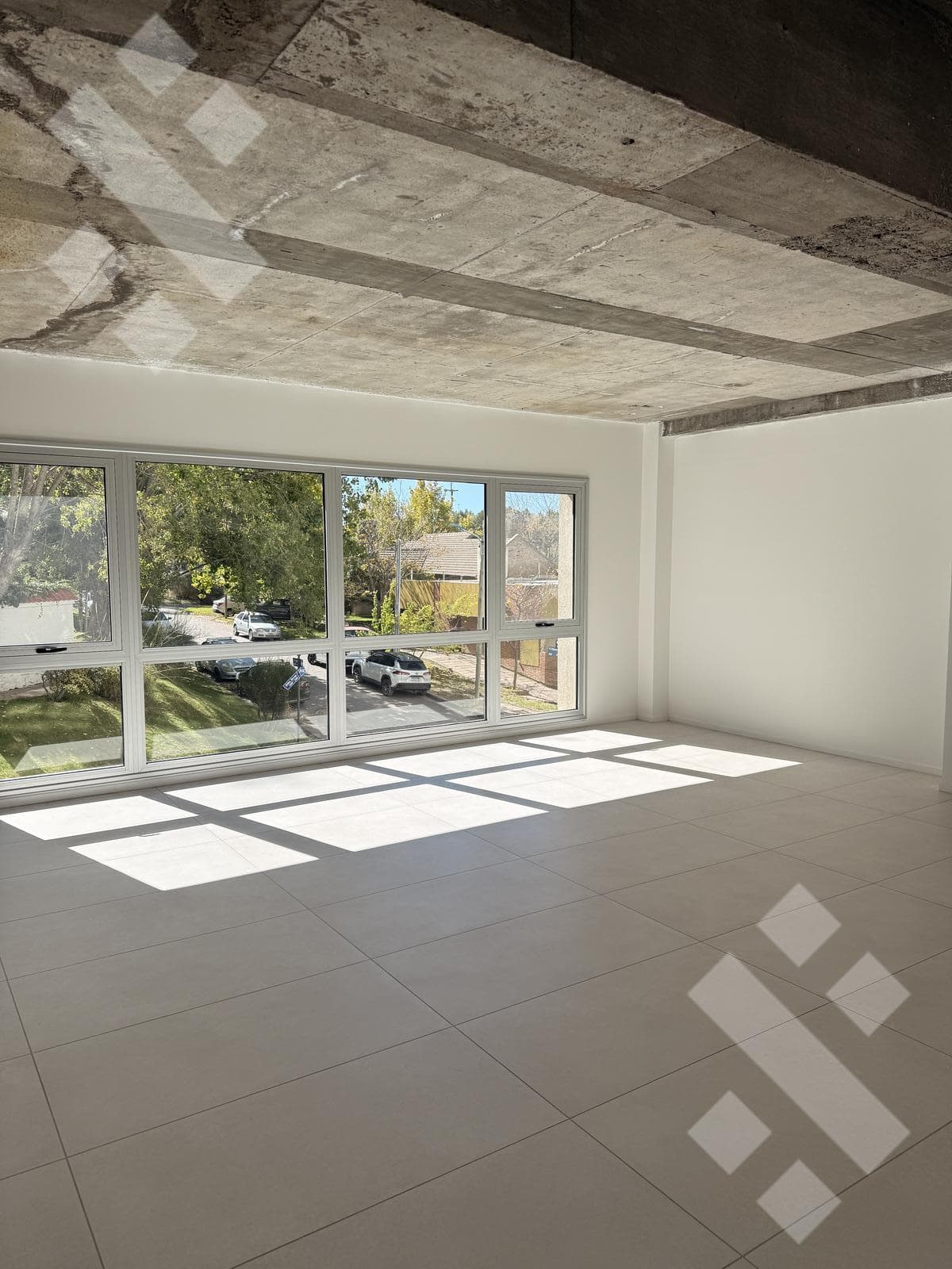 CORPORATE OFFICE SPACE FOR RENT AT "TORRE TRADE" - NEUQUÉN CITY
