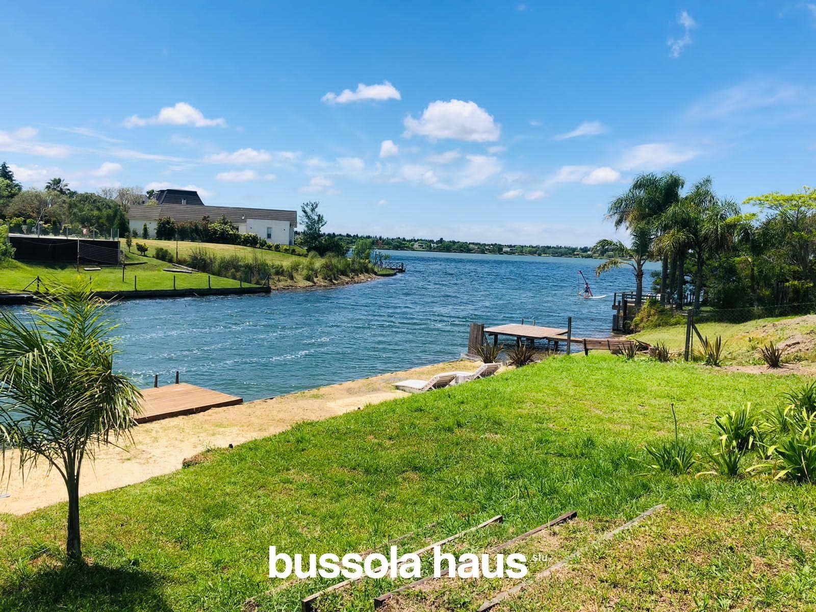 5-Bedroom Lakefront Home in Santa Clara Villanueva