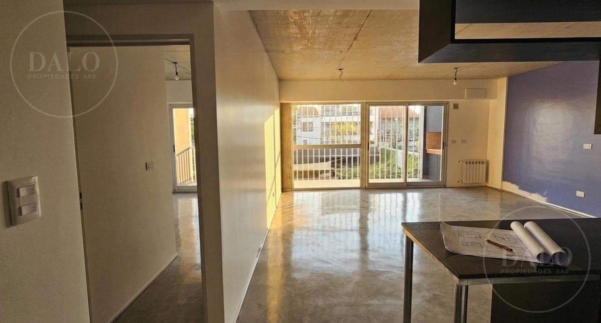2-ROOM APARTMENT FOR SALE (GARAGE, BARBECUE). FLORIDA