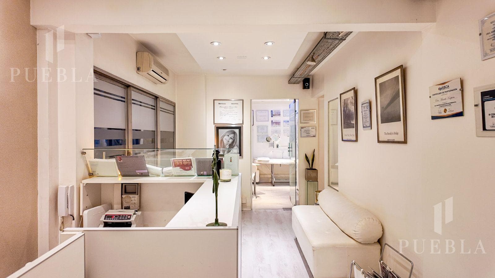 3 Ambientes- APTO PROFESIONAL – Av. Libertador 2600 – Seguridad 24hs.