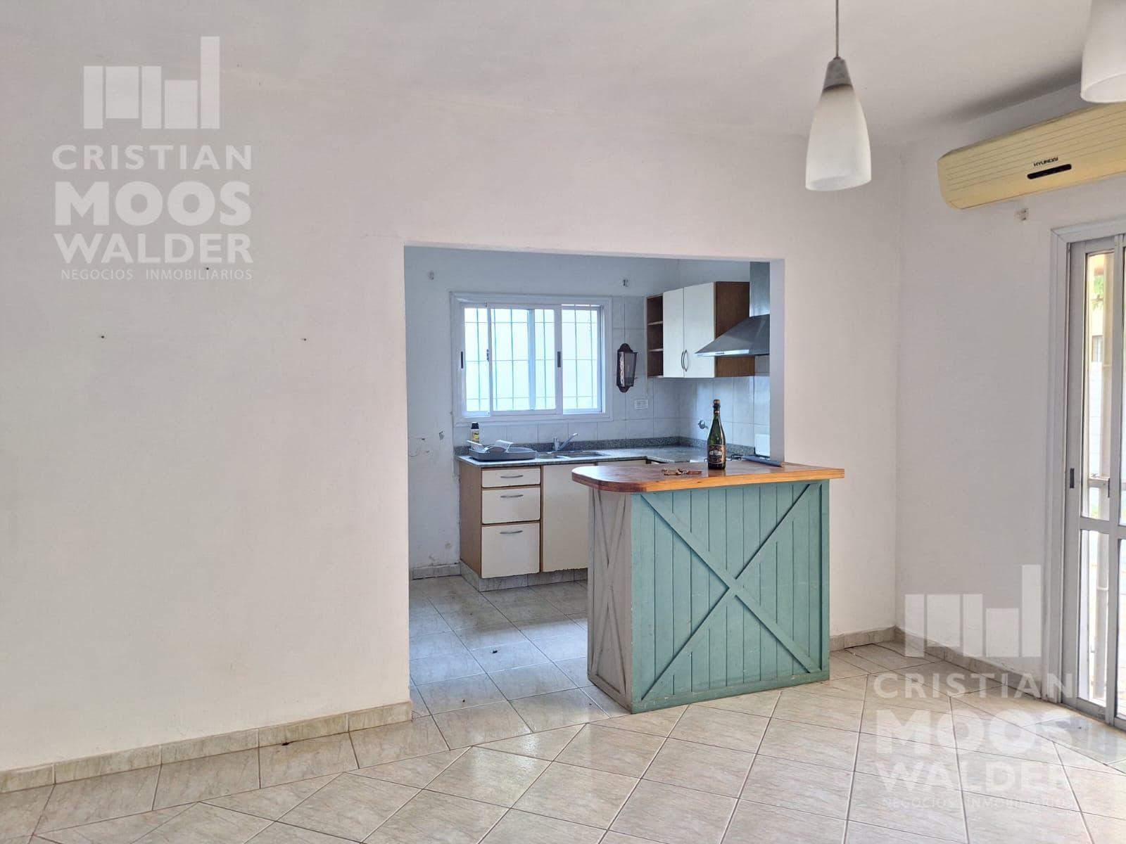 Four-room house in Los Robles del Monarca. Eligible for financing