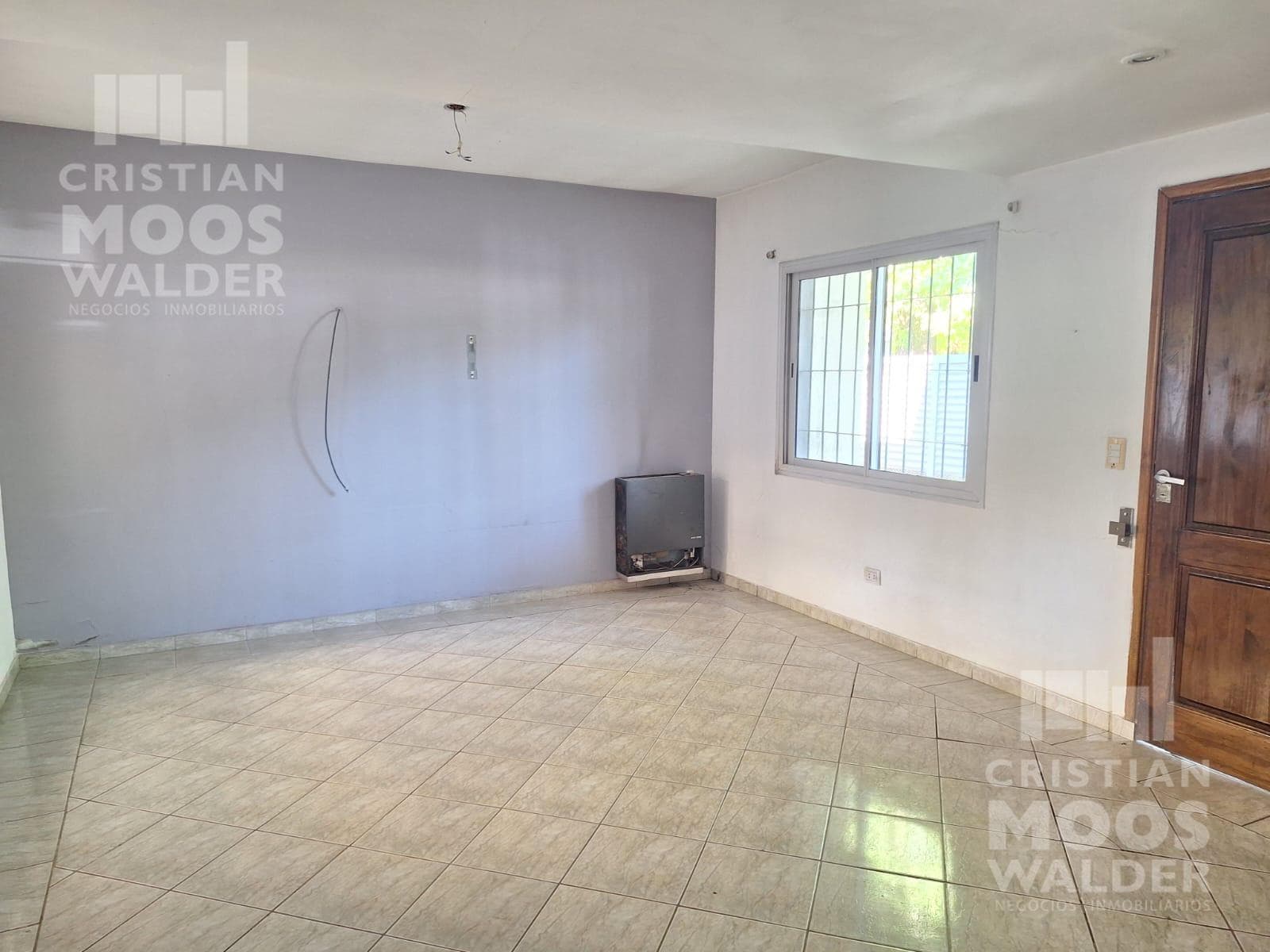 Four-room house in Los Robles del Monarca. Eligible for financing