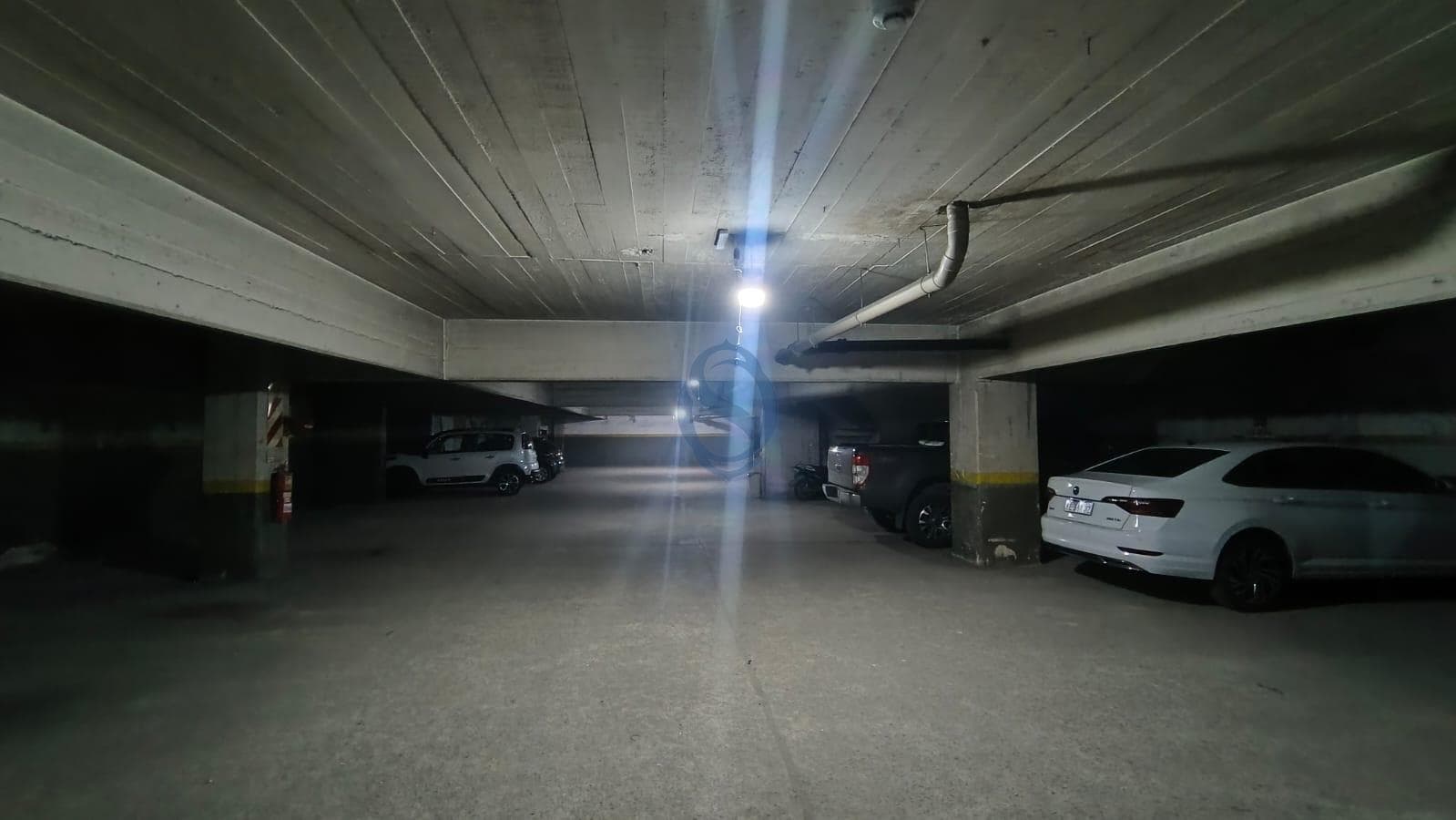 Cochera en Centro · vigilancia 24hs, Córdoba 1637