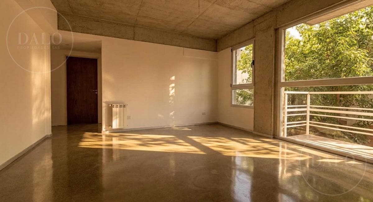 2-Room Apartment for Sale in Florida