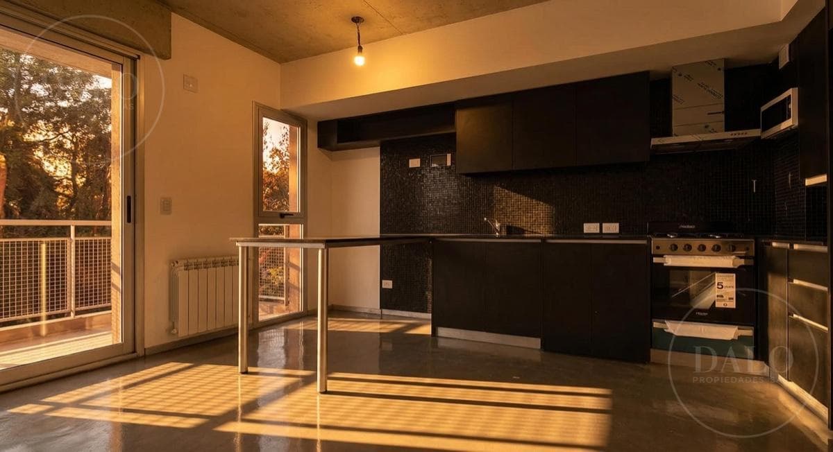 2-Room Apartment for Sale in Florida