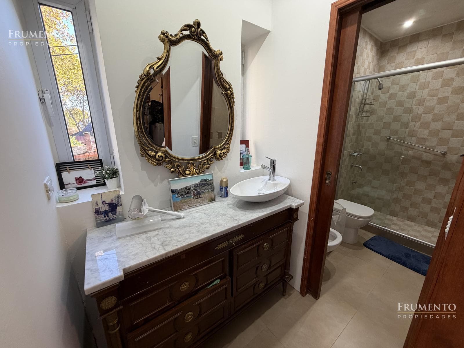 6-ROOM HOUSE WITH A GARDEN AND HEATED POOL IN FLORIDA