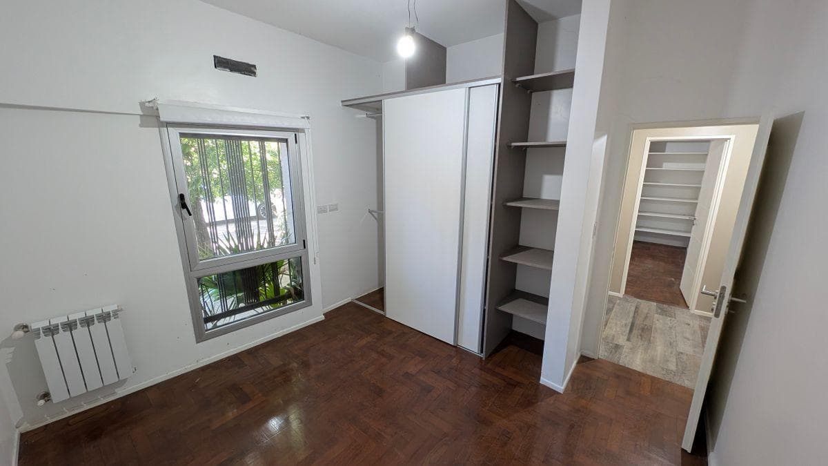 4-ROOM HOUSE, 140 M², FOR SALE WITH A TERRACE, COMPLETELY RENOVATED