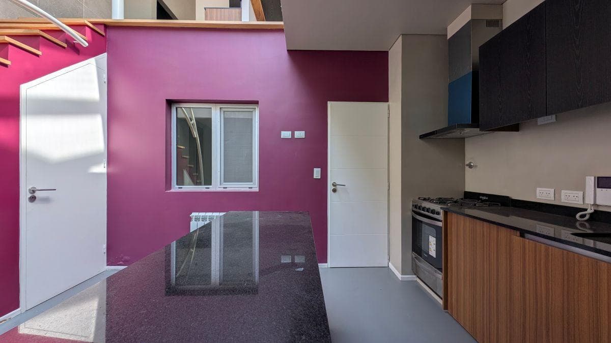 4-ROOM HOUSE, 140 M², FOR SALE WITH A TERRACE, COMPLETELY RENOVATED
