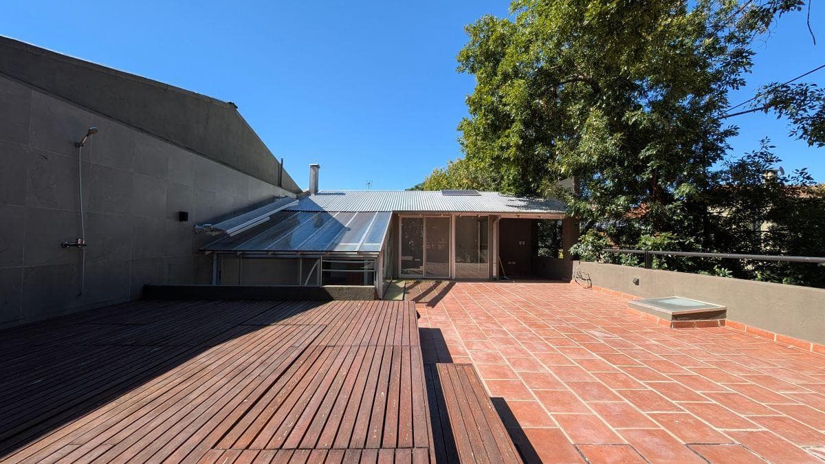4-ROOM HOUSE, 140 M², FOR SALE WITH A TERRACE, COMPLETELY RENOVATED