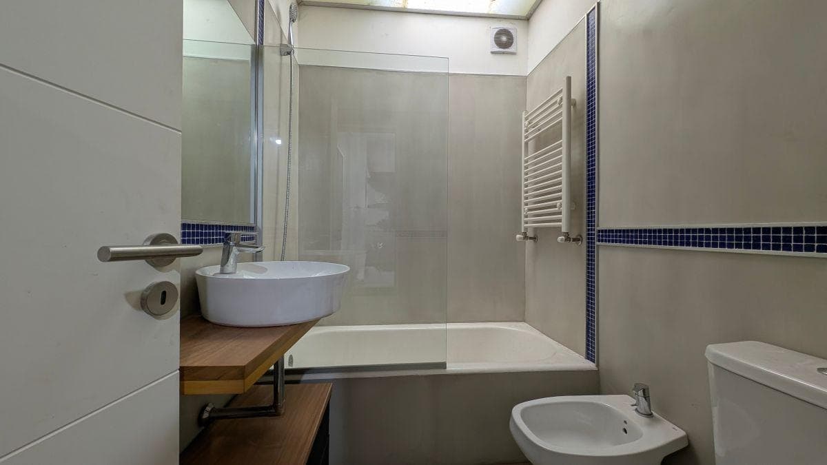 4-ROOM HOUSE, 140 M², FOR SALE WITH A TERRACE, COMPLETELY RENOVATED