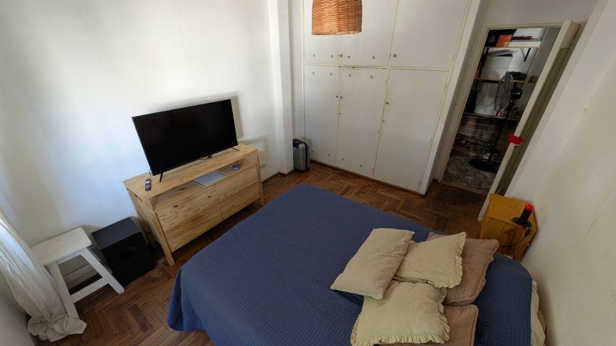 SPACIOUS 2-ROOM APARTMENT WITH A BALCONY, STORAGE ROOM, AND SHARED TERRACE IN FLORIDA