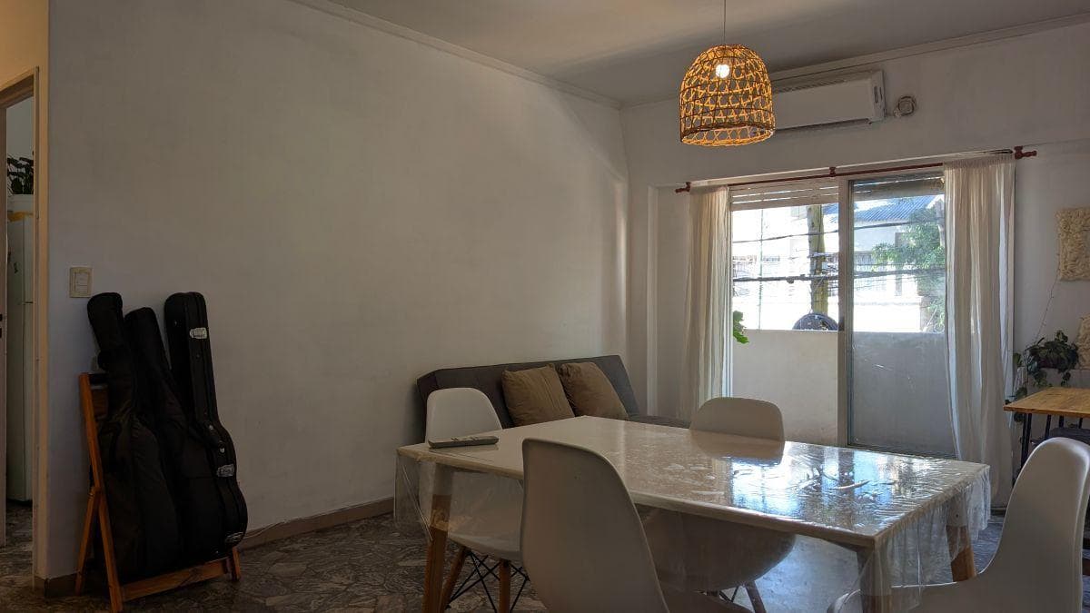 SPACIOUS 2-ROOM APARTMENT WITH A BALCONY, STORAGE ROOM, AND SHARED TERRACE IN FLORIDA