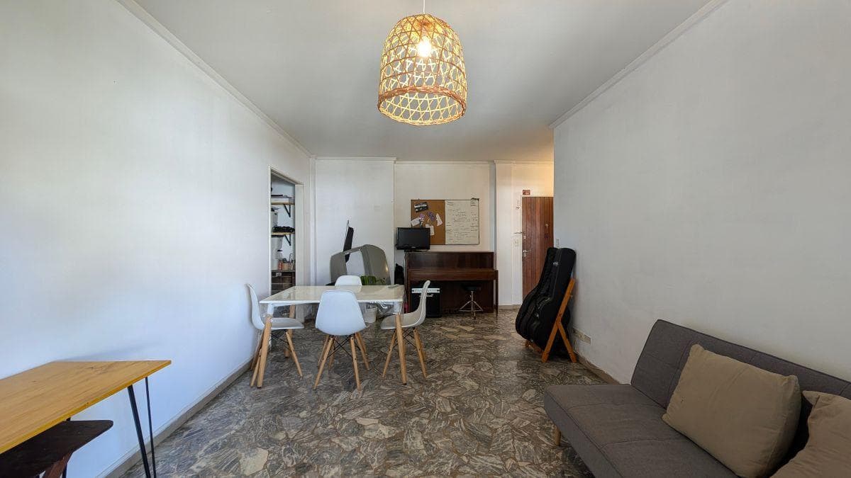SPACIOUS 2-ROOM APARTMENT WITH A BALCONY, STORAGE ROOM, AND SHARED TERRACE IN FLORIDA