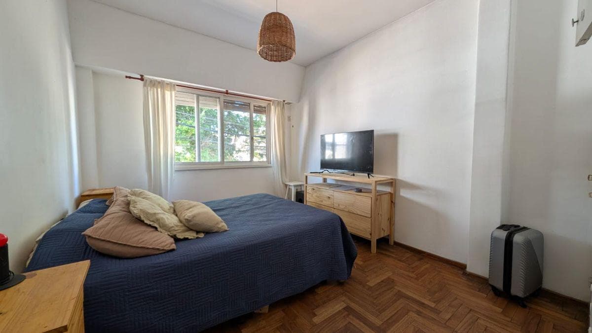 SPACIOUS 2-ROOM APARTMENT WITH A BALCONY, STORAGE ROOM, AND SHARED TERRACE IN FLORIDA